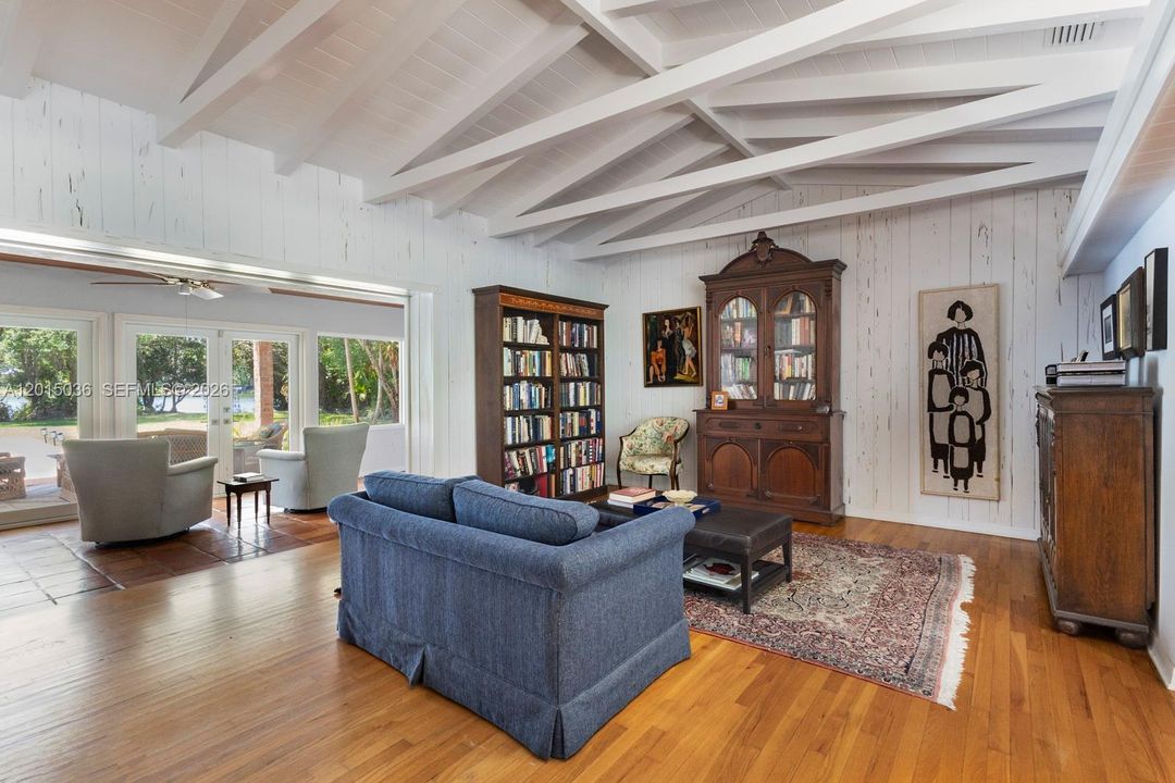For Sale: $8,399,000 (5 beds, 4 baths, 5690 Square Feet)