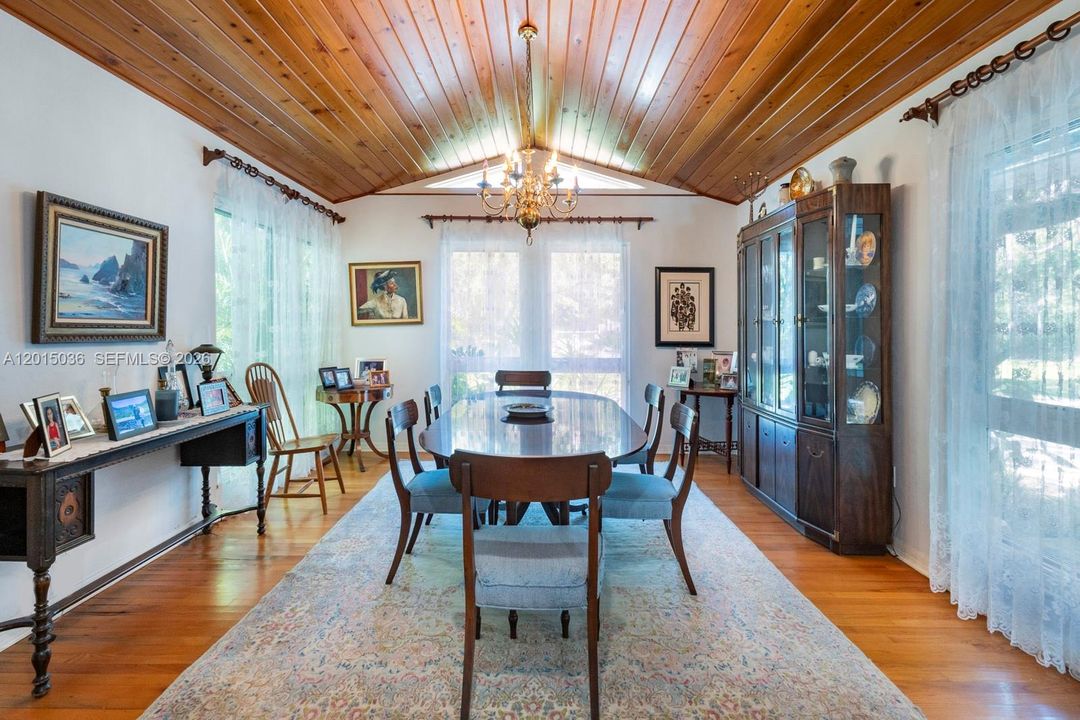 For Sale: $8,399,000 (5 beds, 4 baths, 5690 Square Feet)