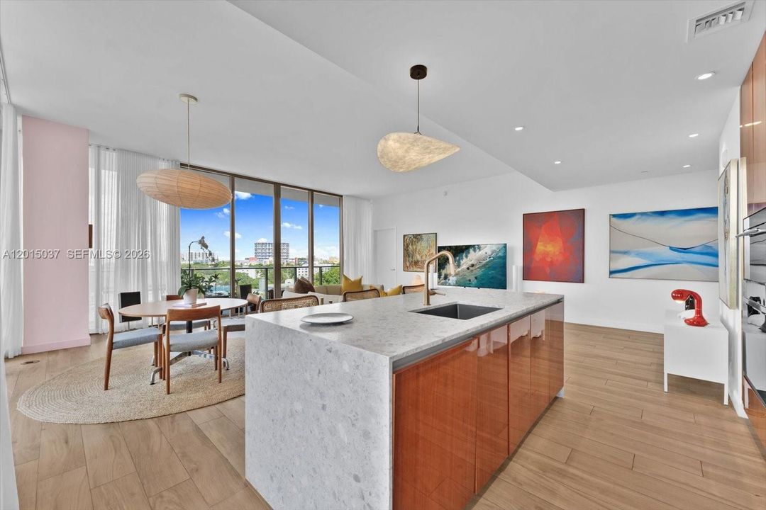 En Venta: $3,175,000 (3 camas, 3 baños, 1661 Pies cuadrados)