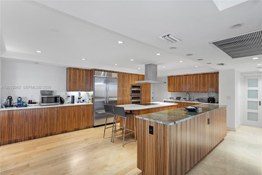 For Sale: $3,999,000 (3 beds, 3 baths, 3340 Square Feet)