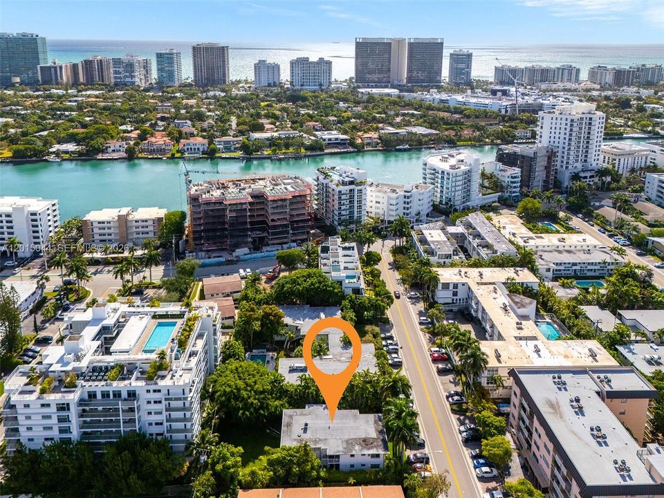 For Sale: $498,000 (2 beds, 1 baths, 930 Square Feet)