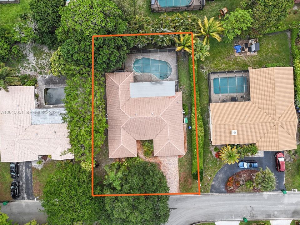 Activo con contrato: $674,999 (4 camas, 2 baños, 2268 Pies cuadrados)