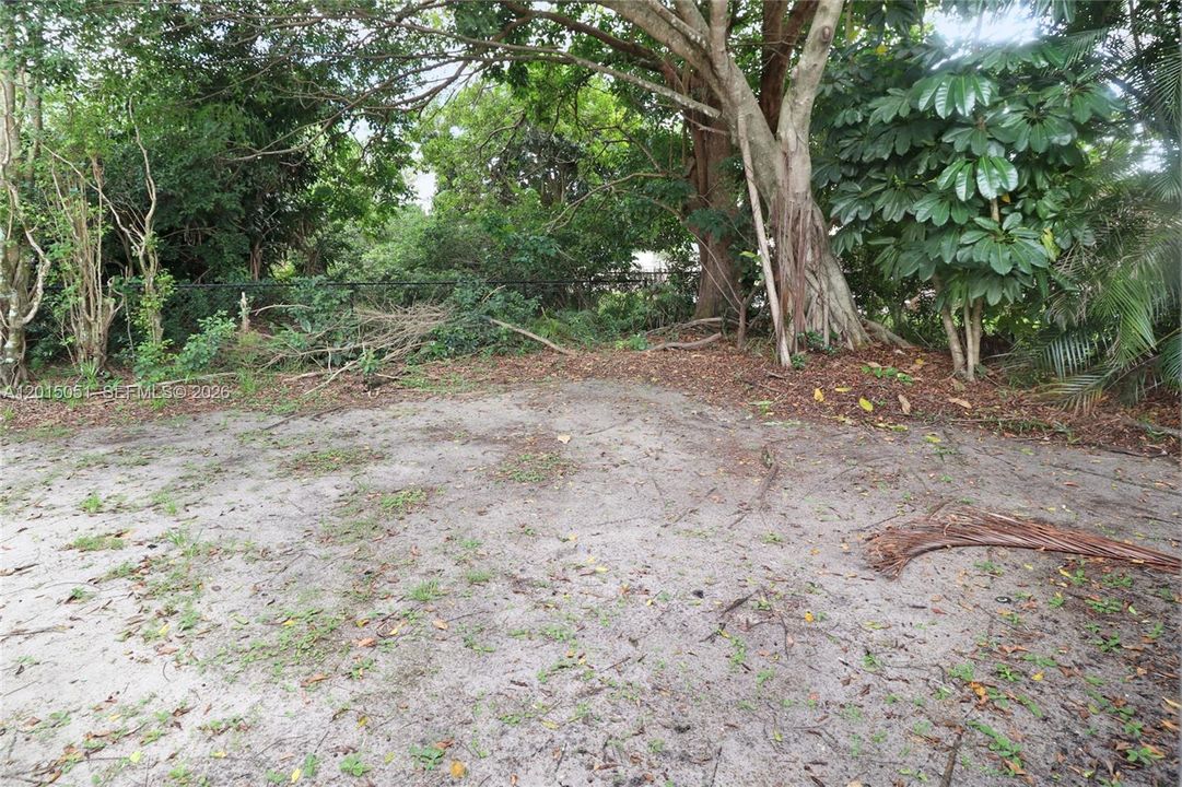 Activo con contrato: $674,999 (4 camas, 2 baños, 2268 Pies cuadrados)