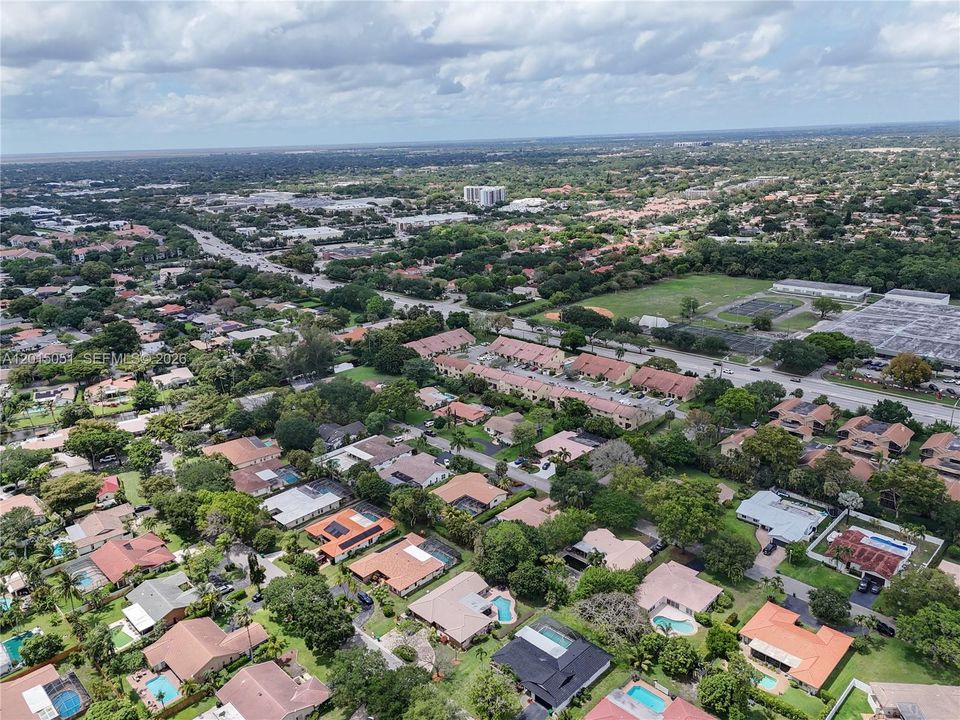 Activo con contrato: $674,999 (4 camas, 2 baños, 2268 Pies cuadrados)