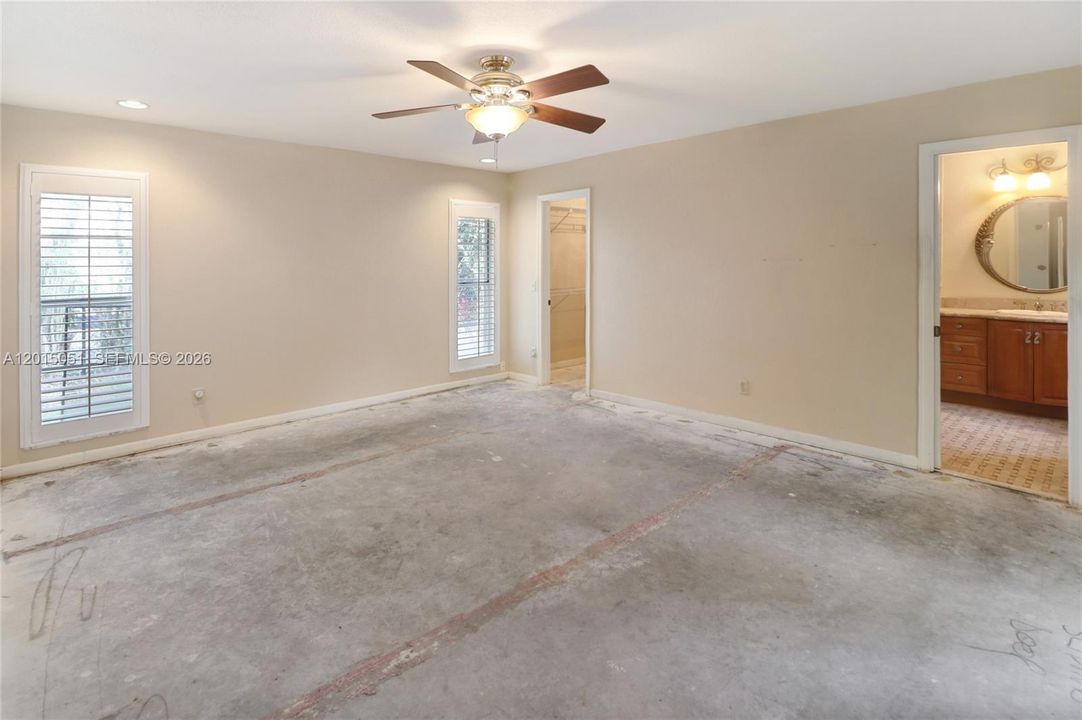 Activo con contrato: $674,999 (4 camas, 2 baños, 2268 Pies cuadrados)