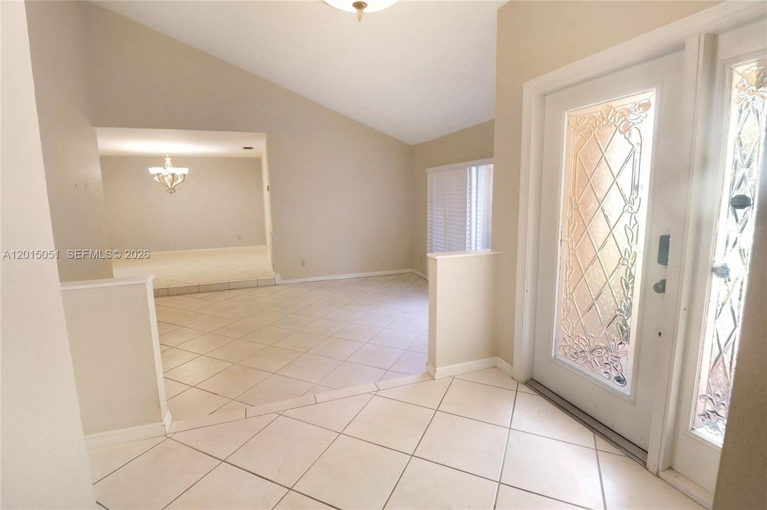 Activo con contrato: $674,999 (4 camas, 2 baños, 2268 Pies cuadrados)