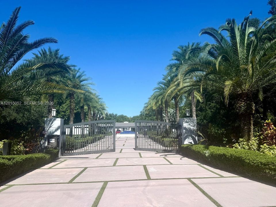 En Venta: $7,900,000 (5 camas, 4 baños, 4246 Pies cuadrados)