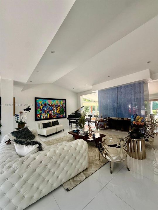 En Venta: $7,900,000 (5 camas, 4 baños, 4246 Pies cuadrados)