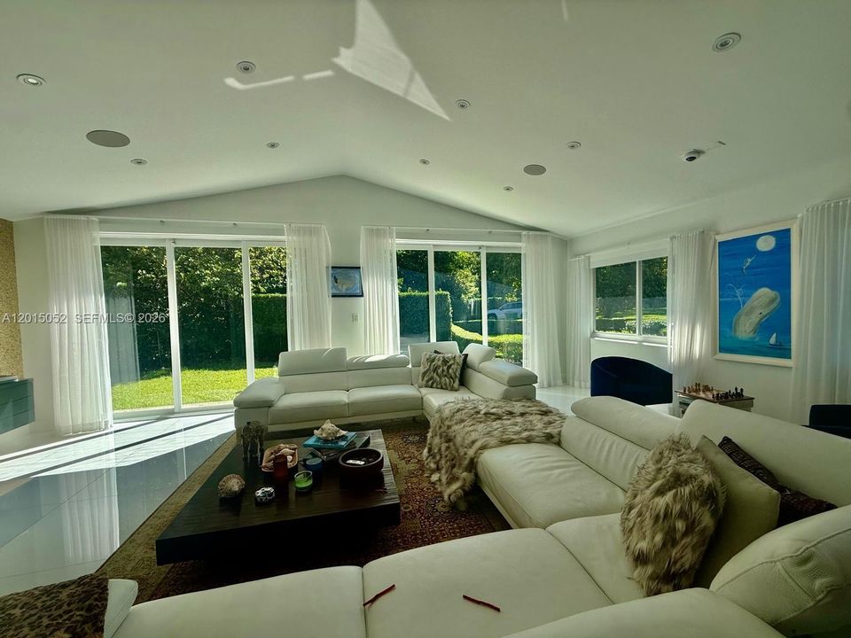 En Venta: $7,900,000 (5 camas, 4 baños, 4246 Pies cuadrados)