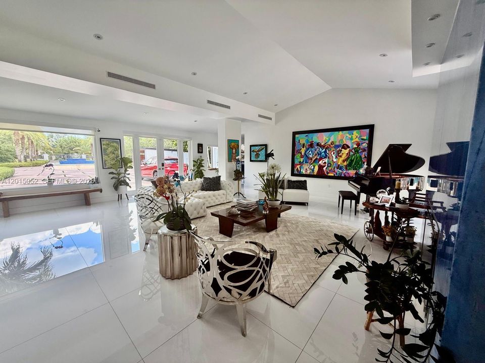 En Venta: $7,900,000 (5 camas, 4 baños, 4246 Pies cuadrados)