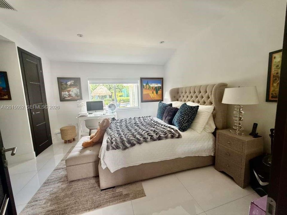 En Venta: $7,900,000 (5 camas, 4 baños, 4246 Pies cuadrados)