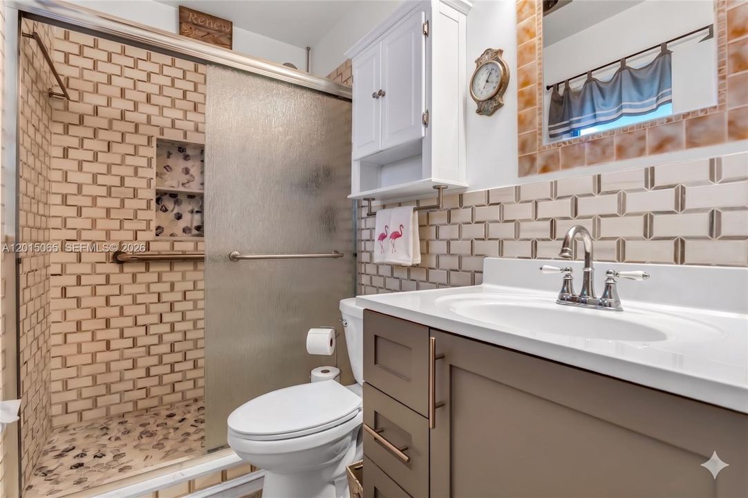 En Venta: $385,000 (2 camas, 2 baños, 1579 Pies cuadrados)