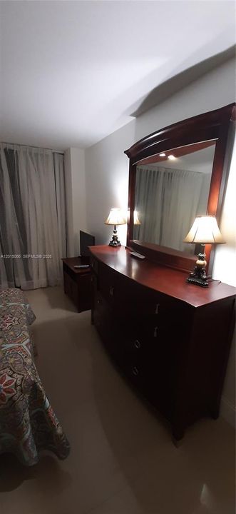 For Sale: $249,900 (1 beds, 1 baths, 767 Square Feet)