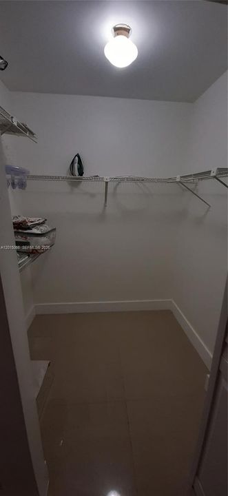 For Sale: $249,900 (1 beds, 1 baths, 767 Square Feet)