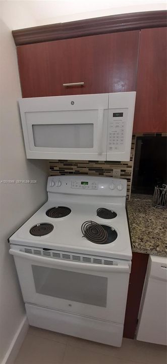 For Sale: $249,900 (1 beds, 1 baths, 767 Square Feet)