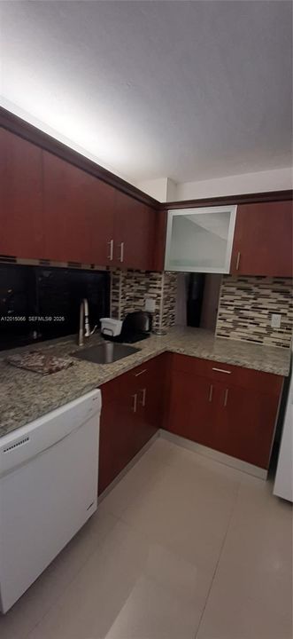For Sale: $249,900 (1 beds, 1 baths, 767 Square Feet)