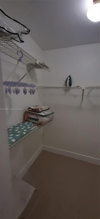 For Sale: $249,900 (1 beds, 1 baths, 767 Square Feet)