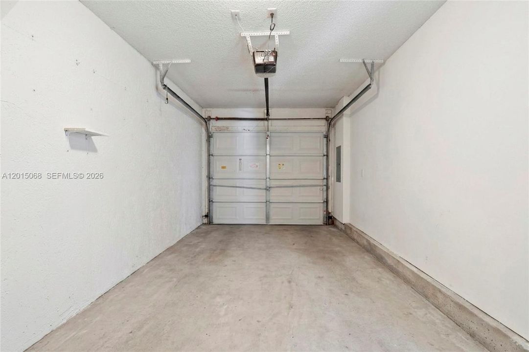 Active With Contract: $3,150 (3 beds, 2 baths, 1727 Square Feet)
