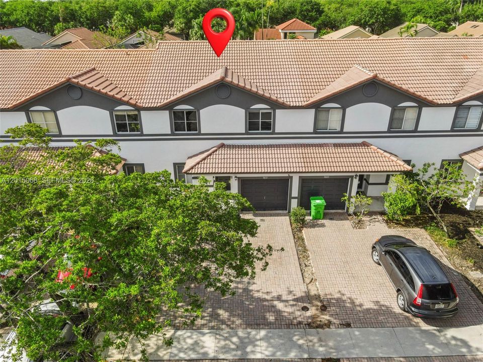 Active With Contract: $3,150 (3 beds, 2 baths, 1727 Square Feet)