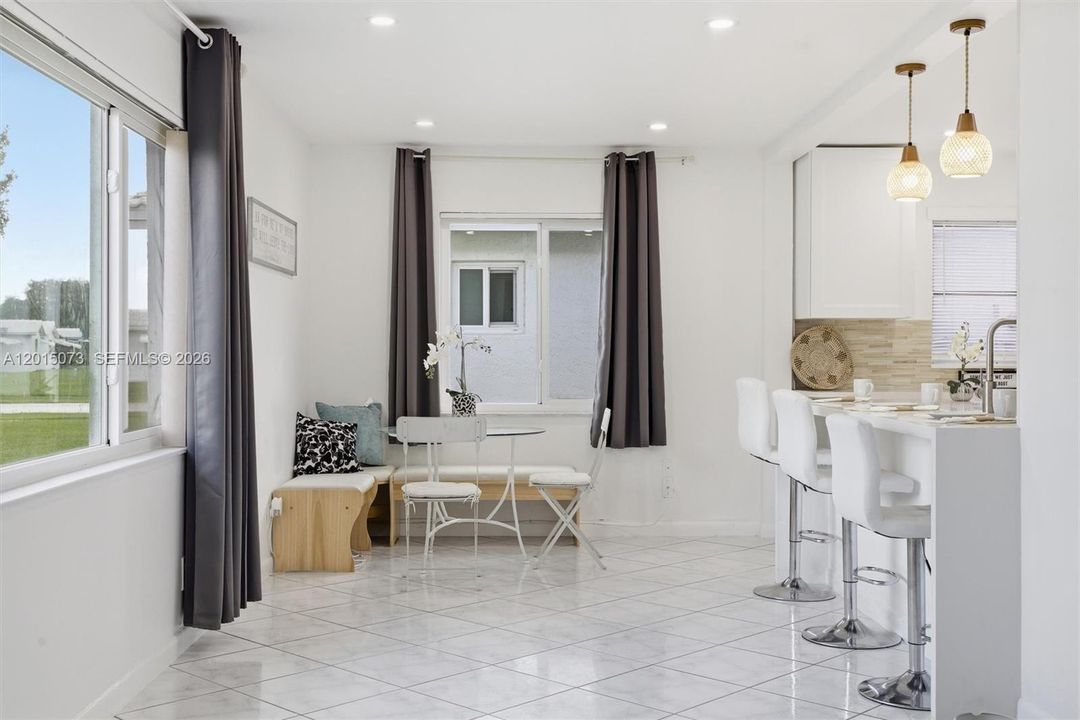 Activo con contrato: $339,000 (2 camas, 2 baños, 1398 Pies cuadrados)