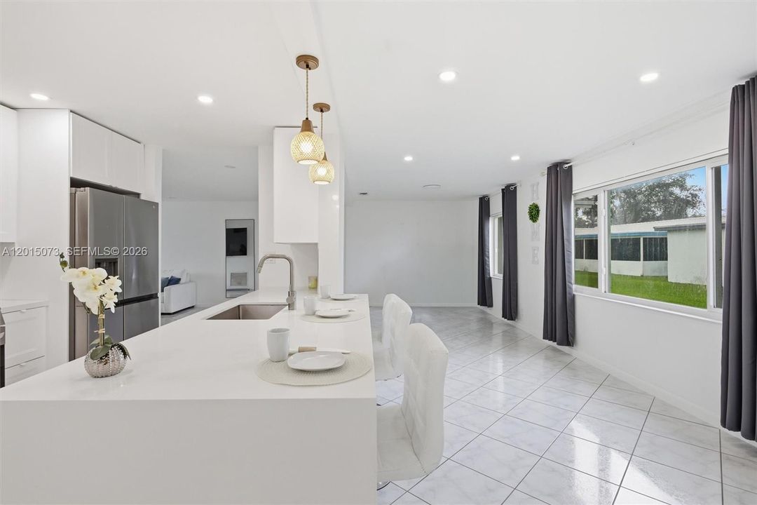 Activo con contrato: $339,000 (2 camas, 2 baños, 1398 Pies cuadrados)