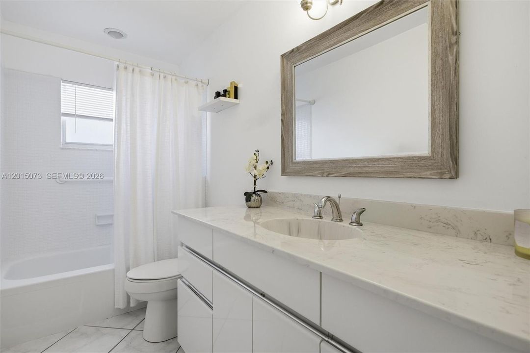 Activo con contrato: $339,000 (2 camas, 2 baños, 1398 Pies cuadrados)