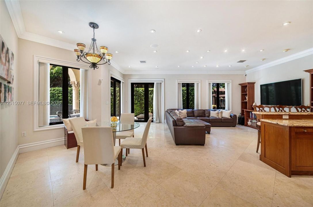 For Sale: $7,850,000 (6 beds, 6 baths, 5538 Square Feet)