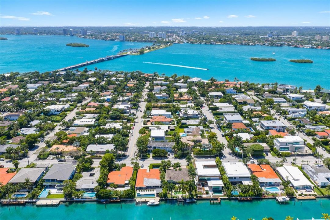 For Sale: $7,850,000 (6 beds, 6 baths, 5538 Square Feet)