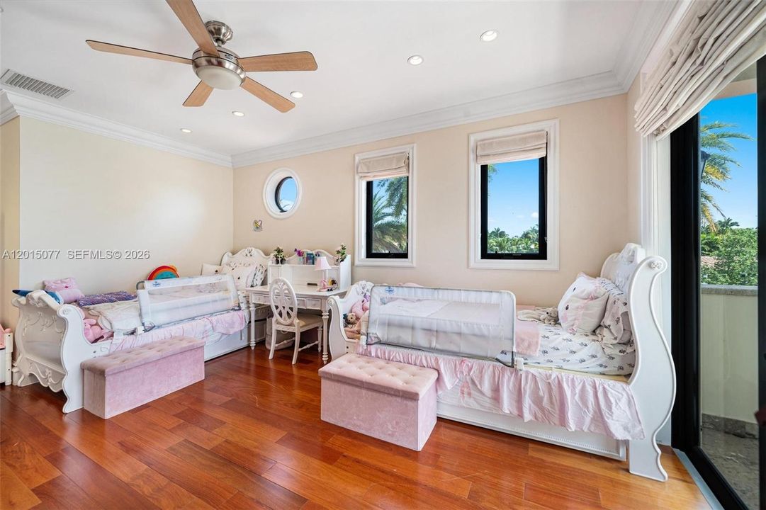 For Sale: $7,850,000 (6 beds, 6 baths, 5538 Square Feet)