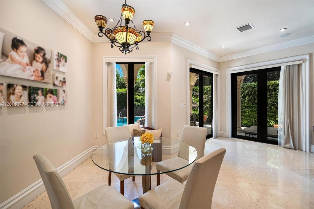 For Sale: $7,850,000 (6 beds, 6 baths, 5538 Square Feet)