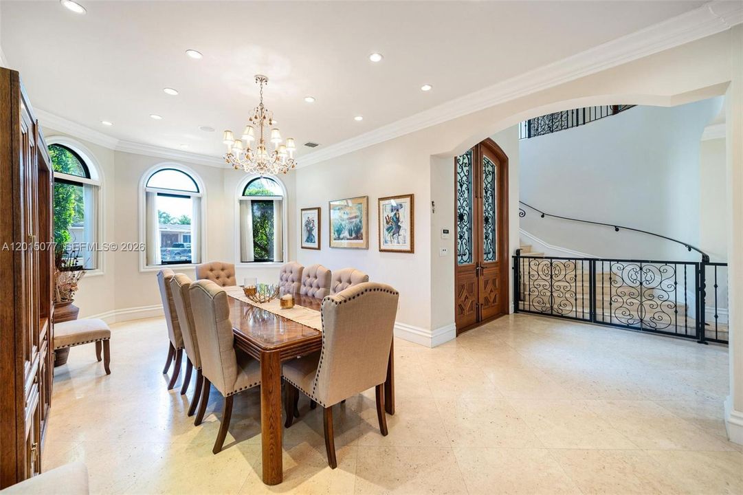 For Sale: $7,850,000 (6 beds, 6 baths, 5538 Square Feet)