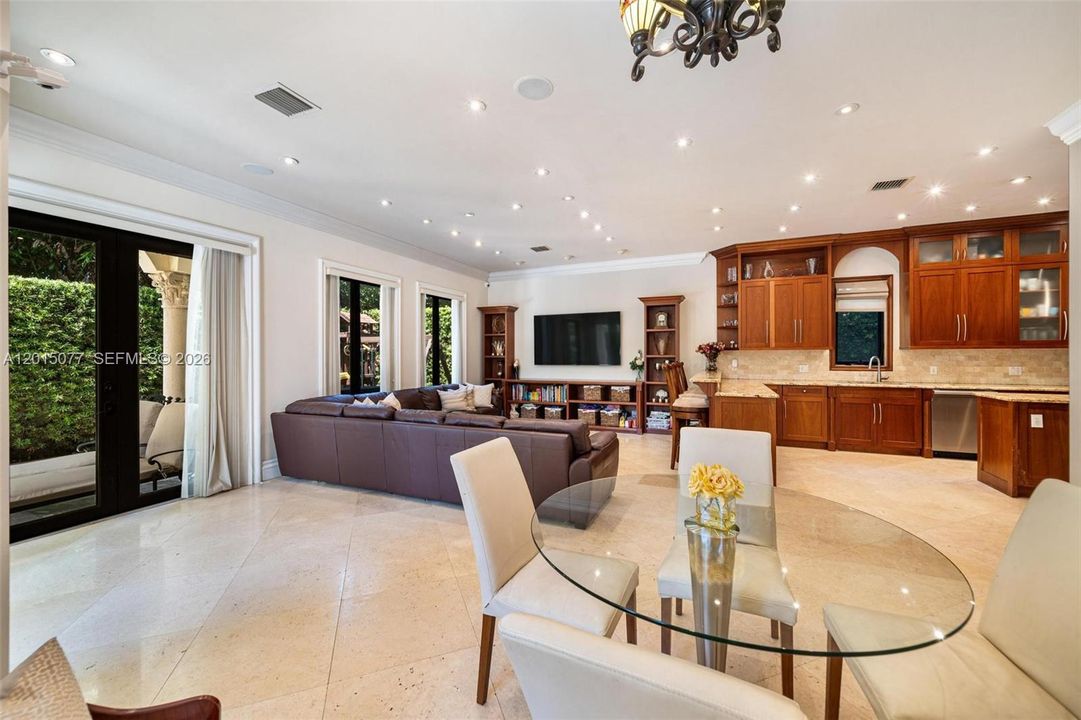 For Sale: $7,850,000 (6 beds, 6 baths, 5538 Square Feet)