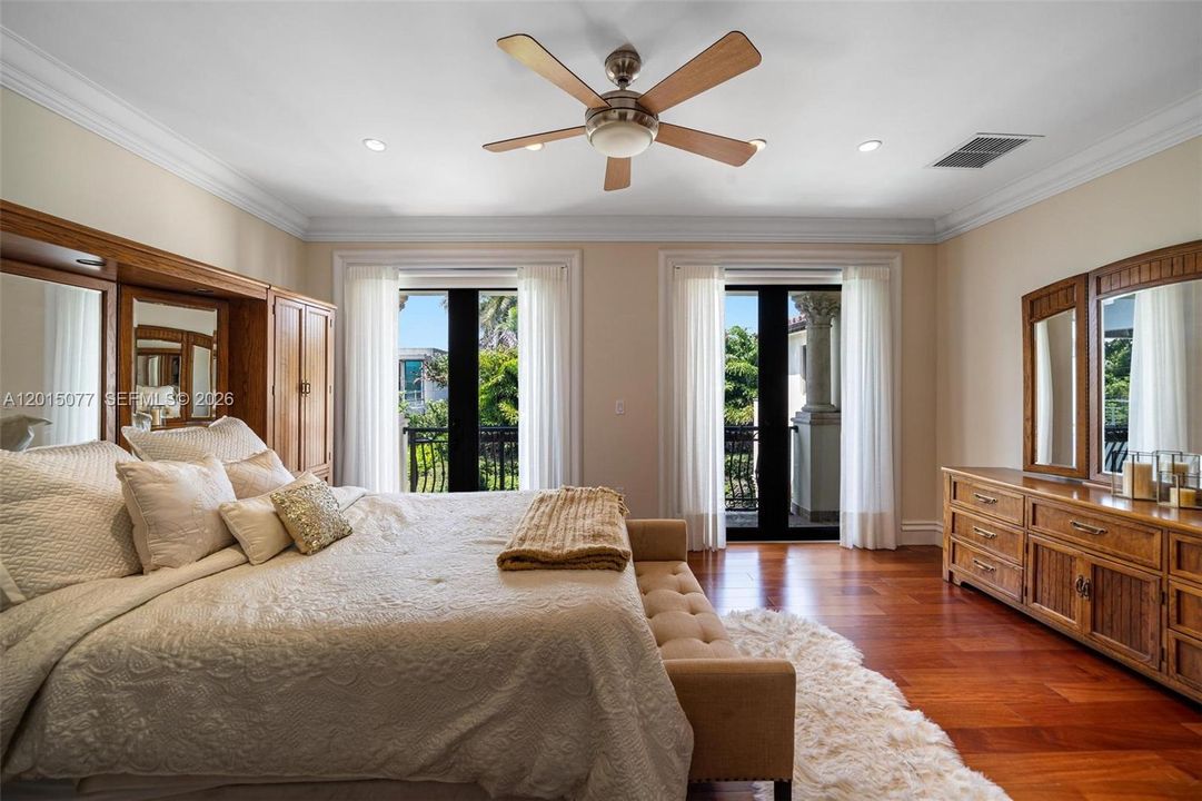For Sale: $7,850,000 (6 beds, 6 baths, 5538 Square Feet)