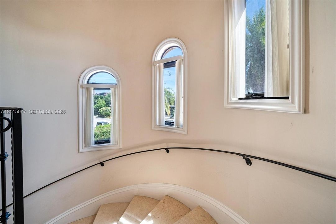 For Sale: $7,850,000 (6 beds, 6 baths, 5538 Square Feet)