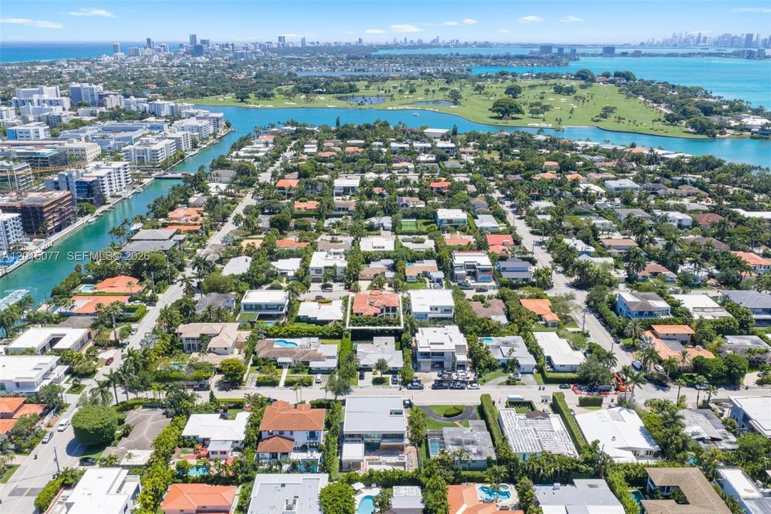 For Sale: $7,850,000 (6 beds, 6 baths, 5538 Square Feet)