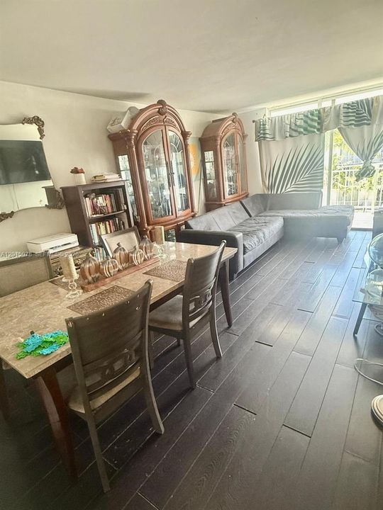 For Sale: $185,000 (3 beds, 2 baths, 1175 Square Feet)