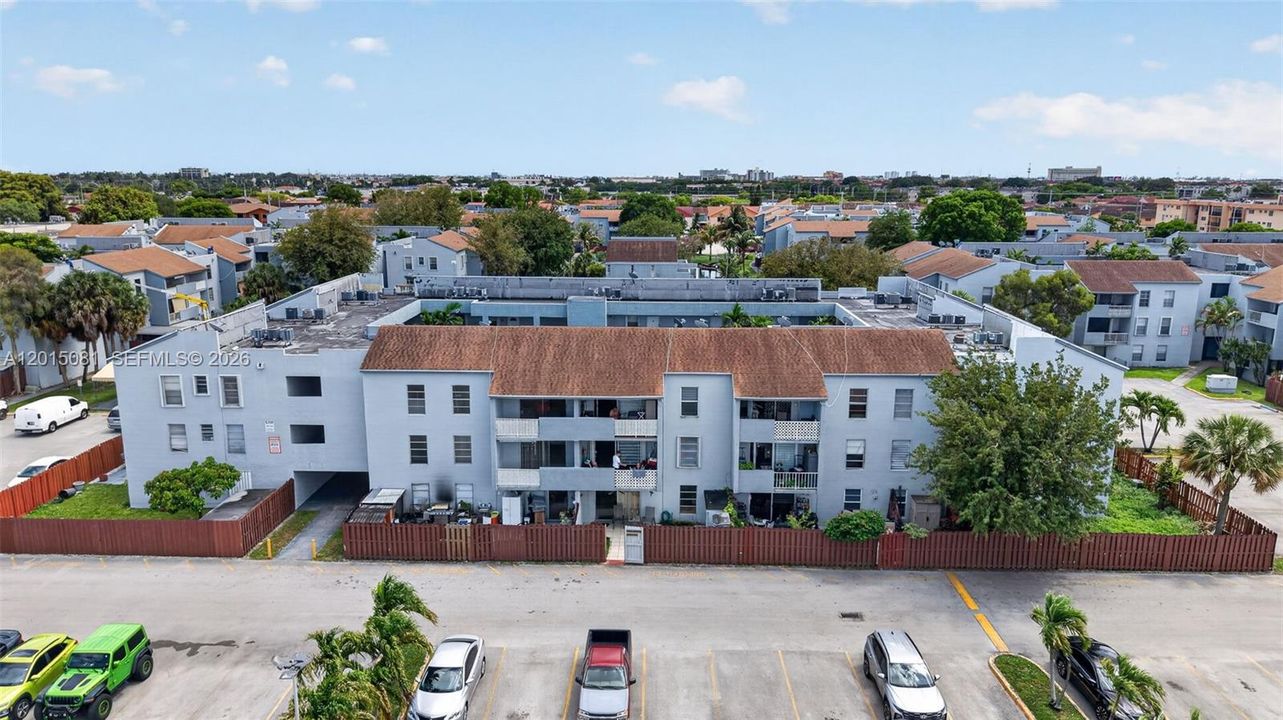 На продажу: $269,900 (2 спален, 2 ванн, 938 Квадратных фут)