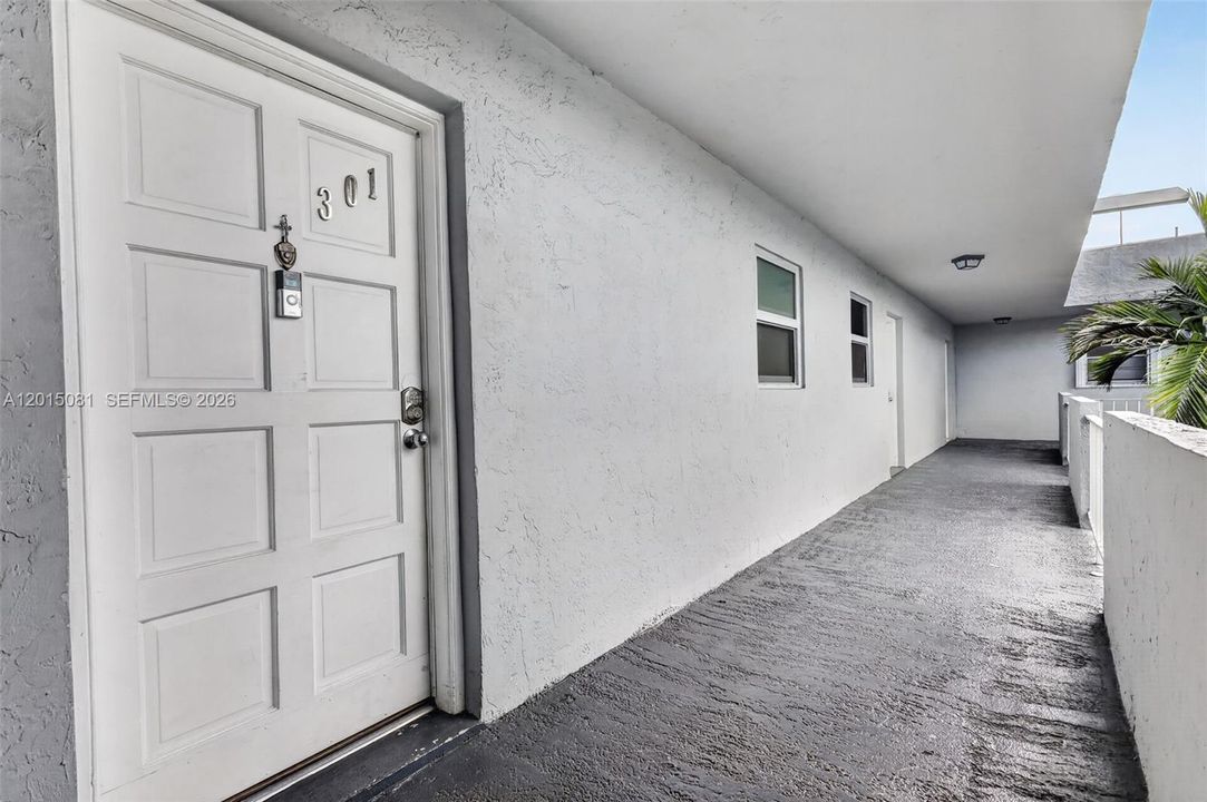 На продажу: $269,900 (2 спален, 2 ванн, 938 Квадратных фут)