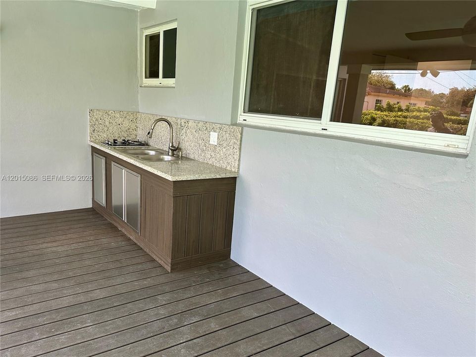 Outdoor kitchen