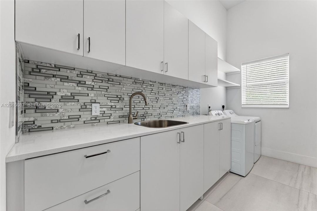En Renta: $13,500 (5 camas, 5 baños, 4698 Pies cuadrados)