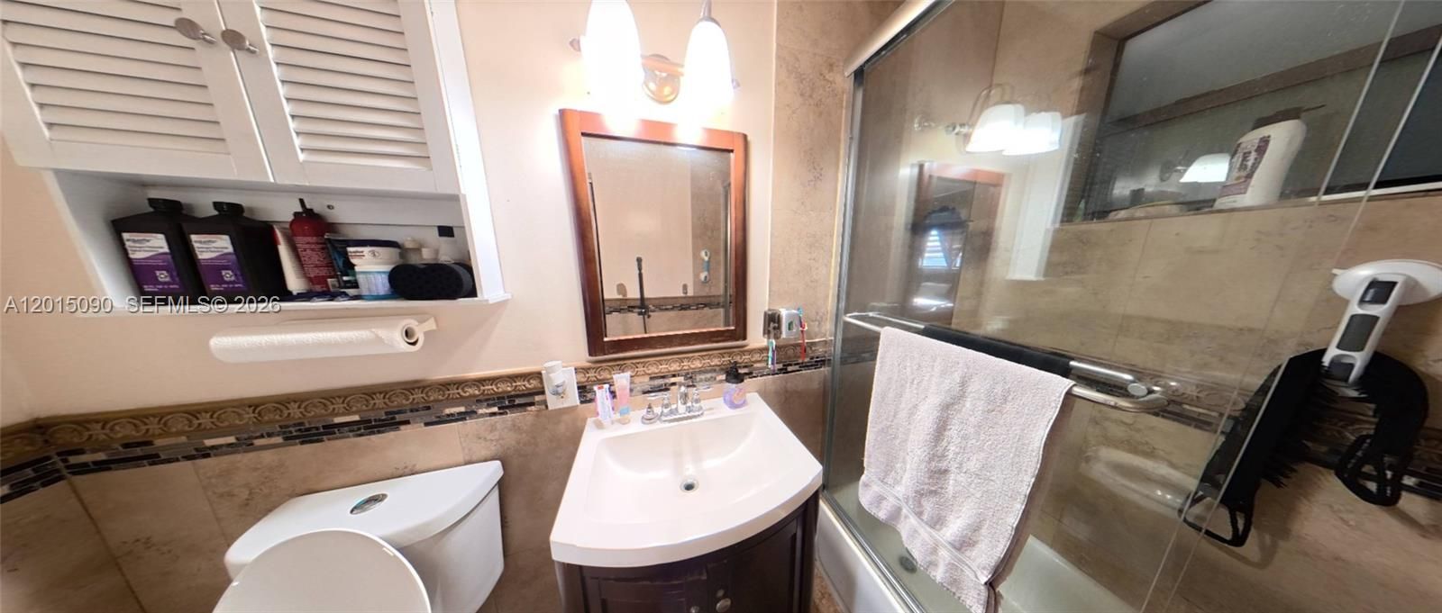 For Sale: $450,000 (2 beds, 1 baths, 918 Square Feet)