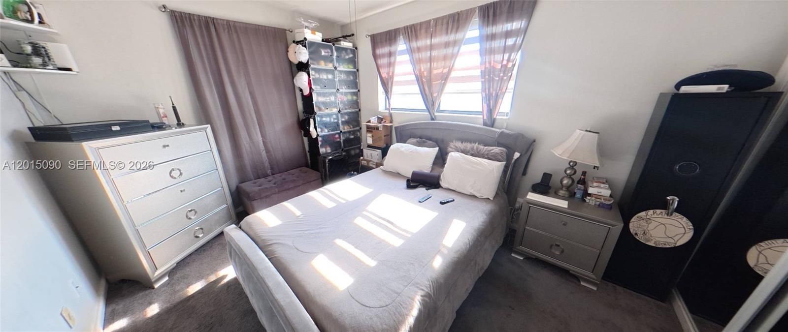 For Sale: $450,000 (2 beds, 1 baths, 918 Square Feet)