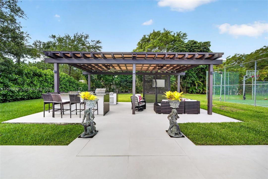 For Sale: $3,599,900 (5 beds, 4 baths, 4331 Square Feet)