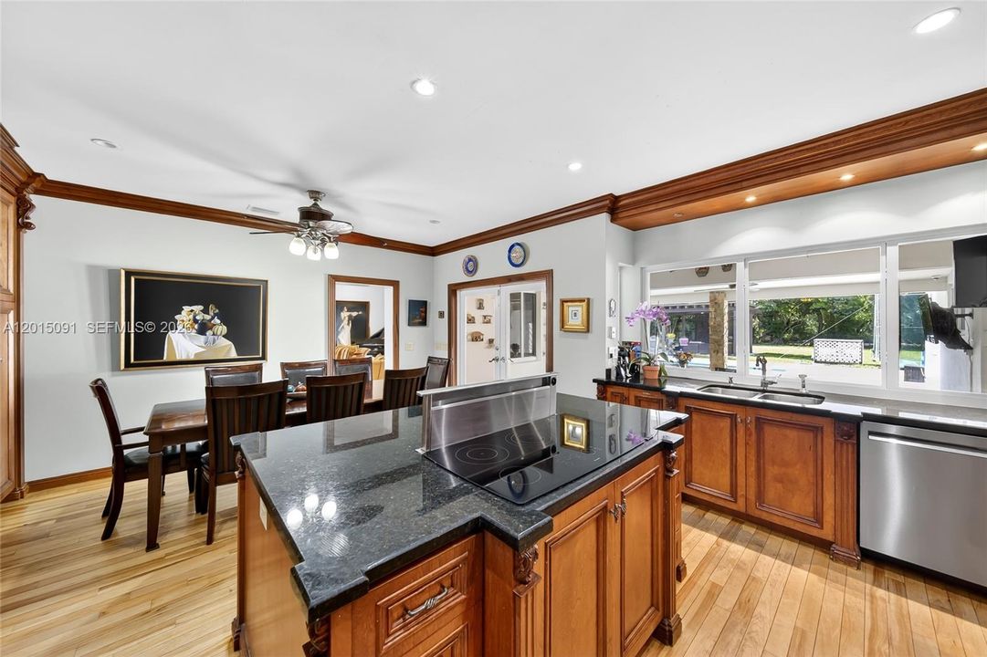 For Sale: $3,599,900 (5 beds, 4 baths, 4331 Square Feet)