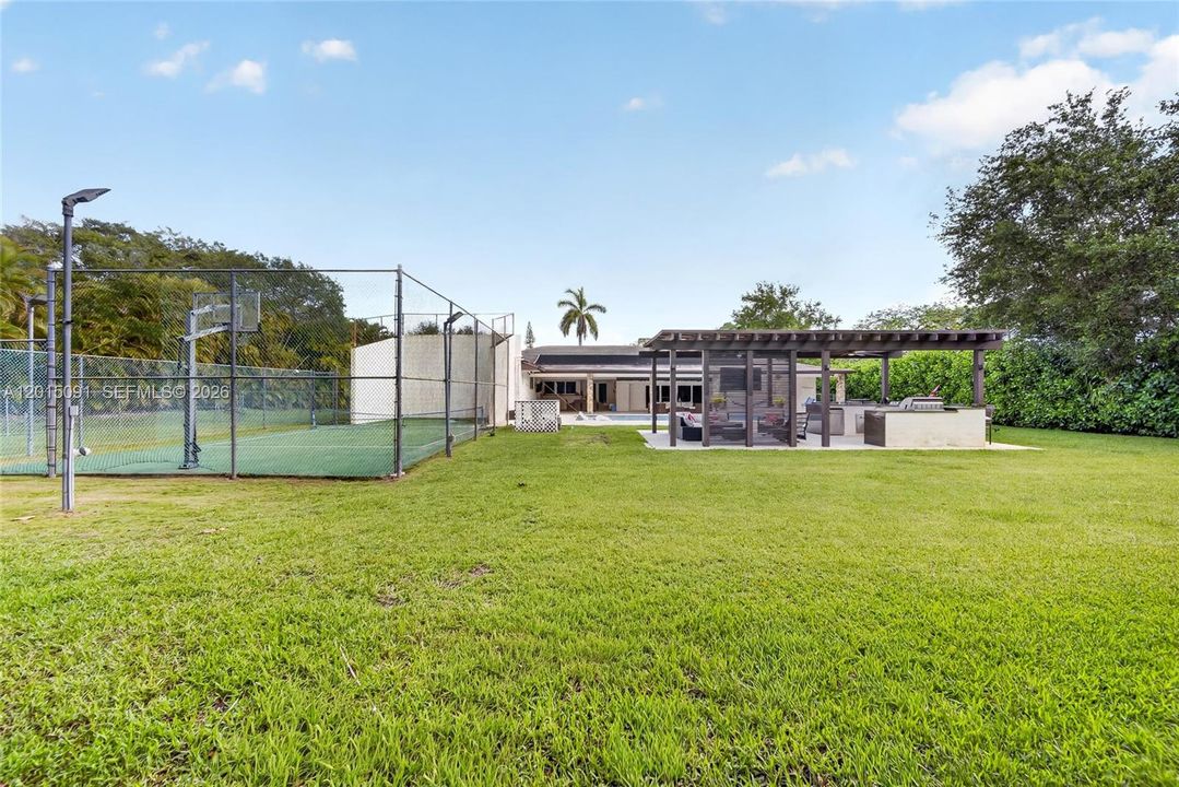 For Sale: $3,599,900 (5 beds, 4 baths, 4331 Square Feet)