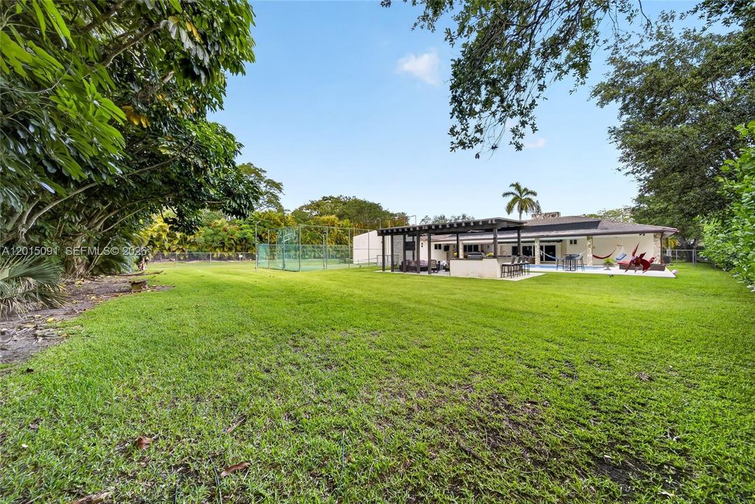 For Sale: $3,599,900 (5 beds, 4 baths, 4331 Square Feet)