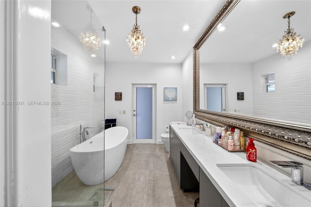 For Sale: $3,599,900 (5 beds, 4 baths, 4331 Square Feet)