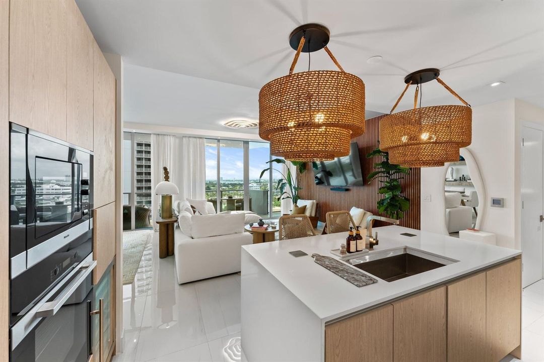 Kitchen & Living
