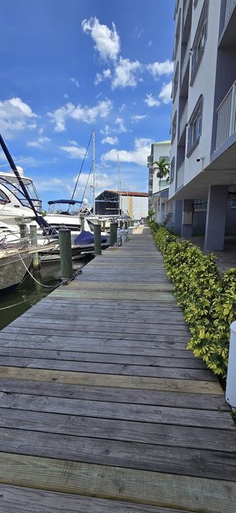 En Venta: $294,999 (2 camas, 2 baños, 900 Pies cuadrados)