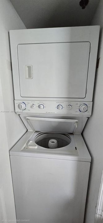 En Venta: $294,999 (2 camas, 2 baños, 900 Pies cuadrados)